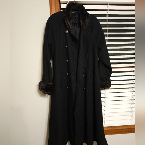 The Avenue Collection Long Coat - Picture 1 of 5